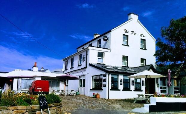 The Pier Bar , Cleggan Bed & Breakfast エクステリア 写真