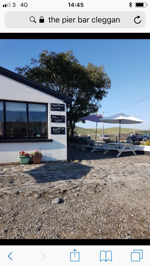 The Pier Bar , Cleggan Bed & Breakfast エクステリア 写真